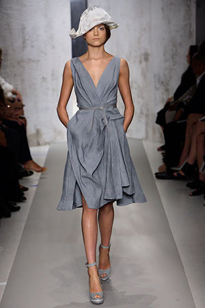 Donna Karan siva haljina